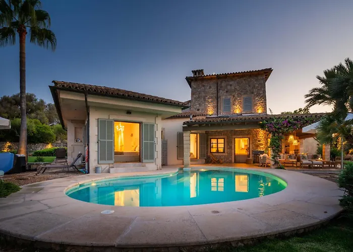 Villa In Alcudia With Private Jacuzzi