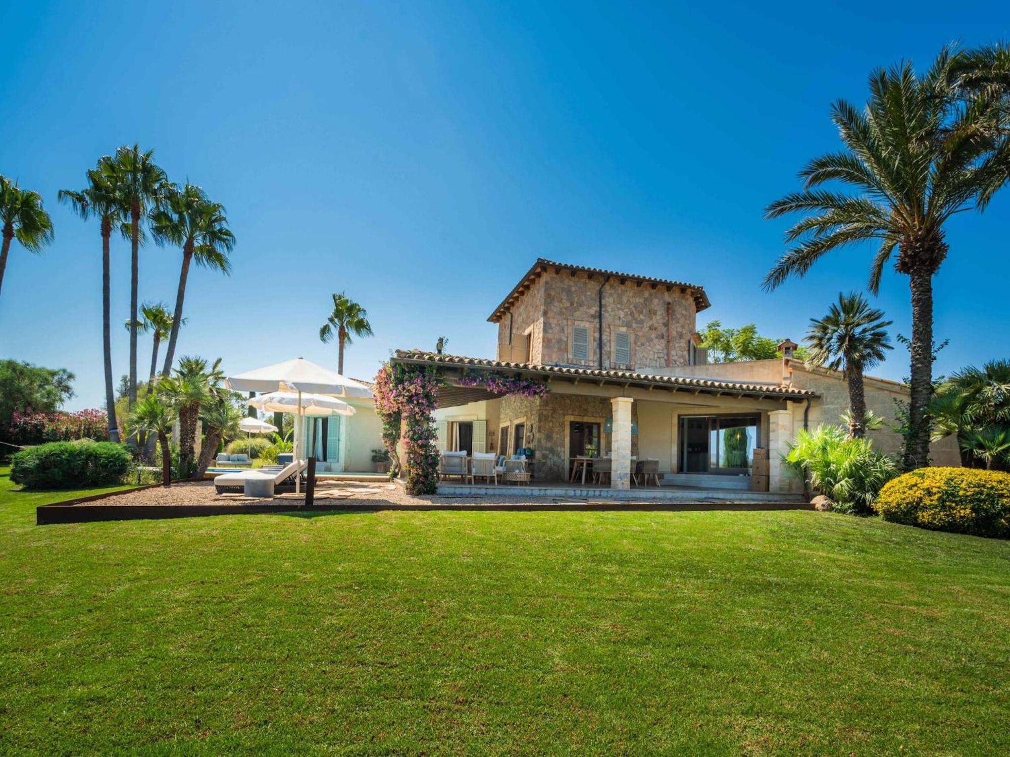 Villa In With Private Jacuzzi *